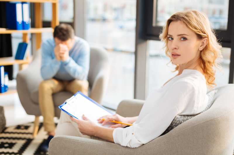 Cele mai importante 9 motive pentru care să mergi la psiholog